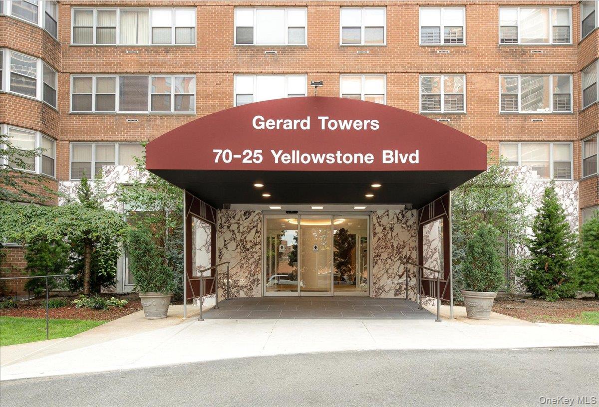 70-25 Yellowstone Boulevard, Unit 16R photo 3
