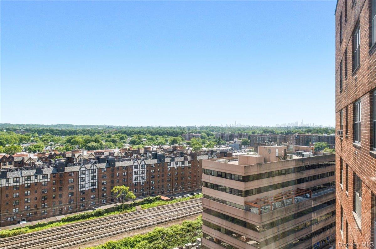 70-25 Yellowstone Boulevard, Unit 16R photo 20