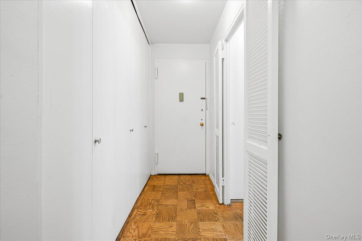 70-25 Yellowstone Boulevard, Unit 4B photo 7