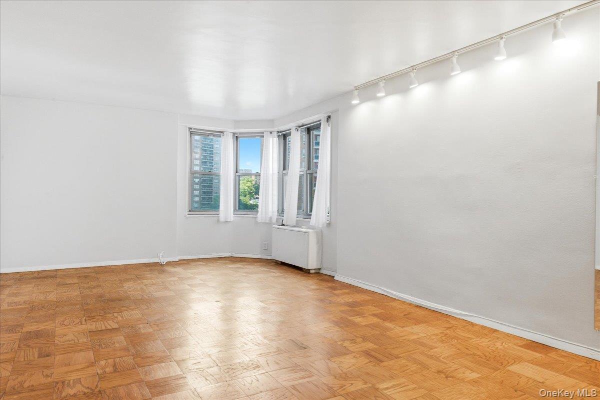 70-25 Yellowstone Boulevard, Unit 4B photo 21