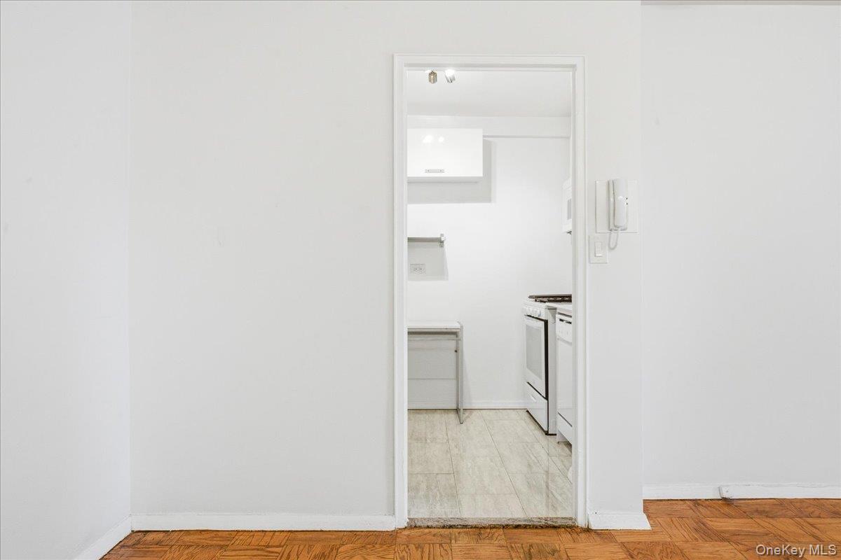 70-25 Yellowstone Boulevard, Unit 4B photo 12