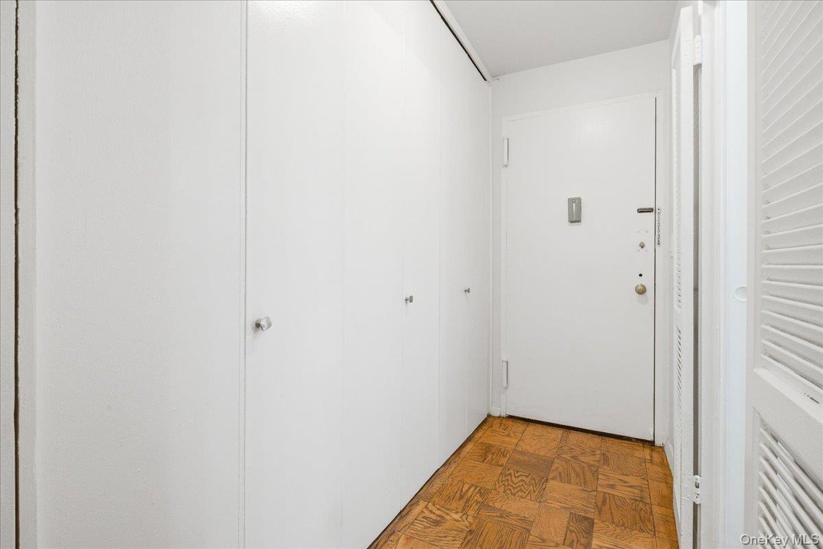 70-25 Yellowstone Boulevard, Unit 4B photo 8