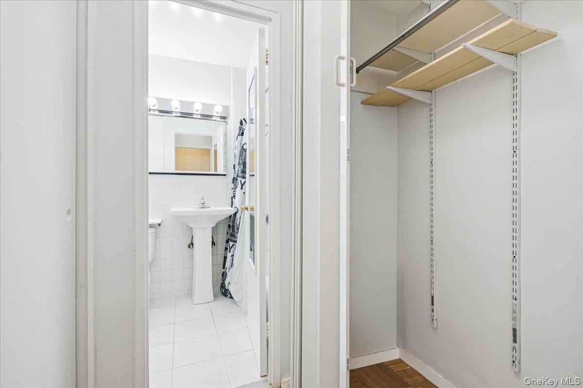 70-25 Yellowstone Boulevard, Unit 4B photo 24