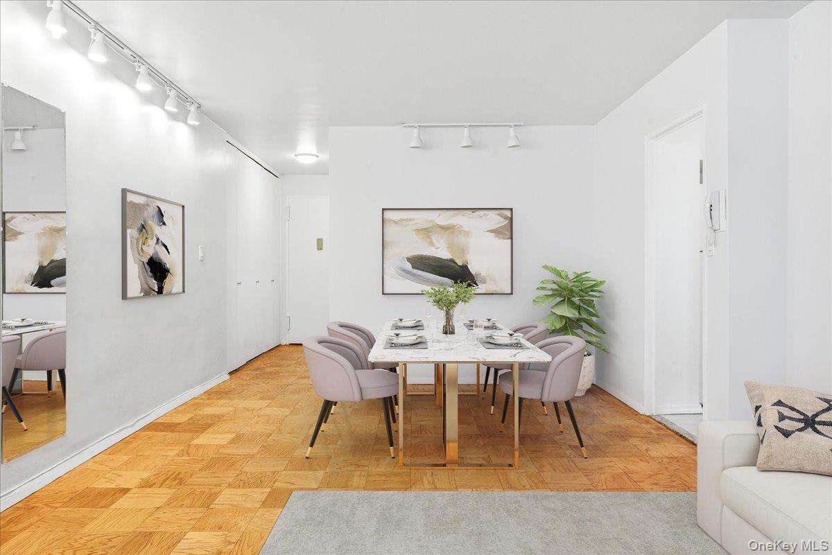 70-25 Yellowstone Boulevard, Unit 4B photo 9