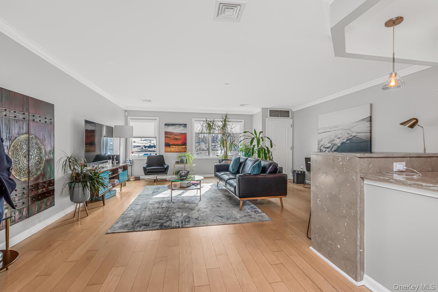 1490 Outlook Avenue, Unit 1D photo 2