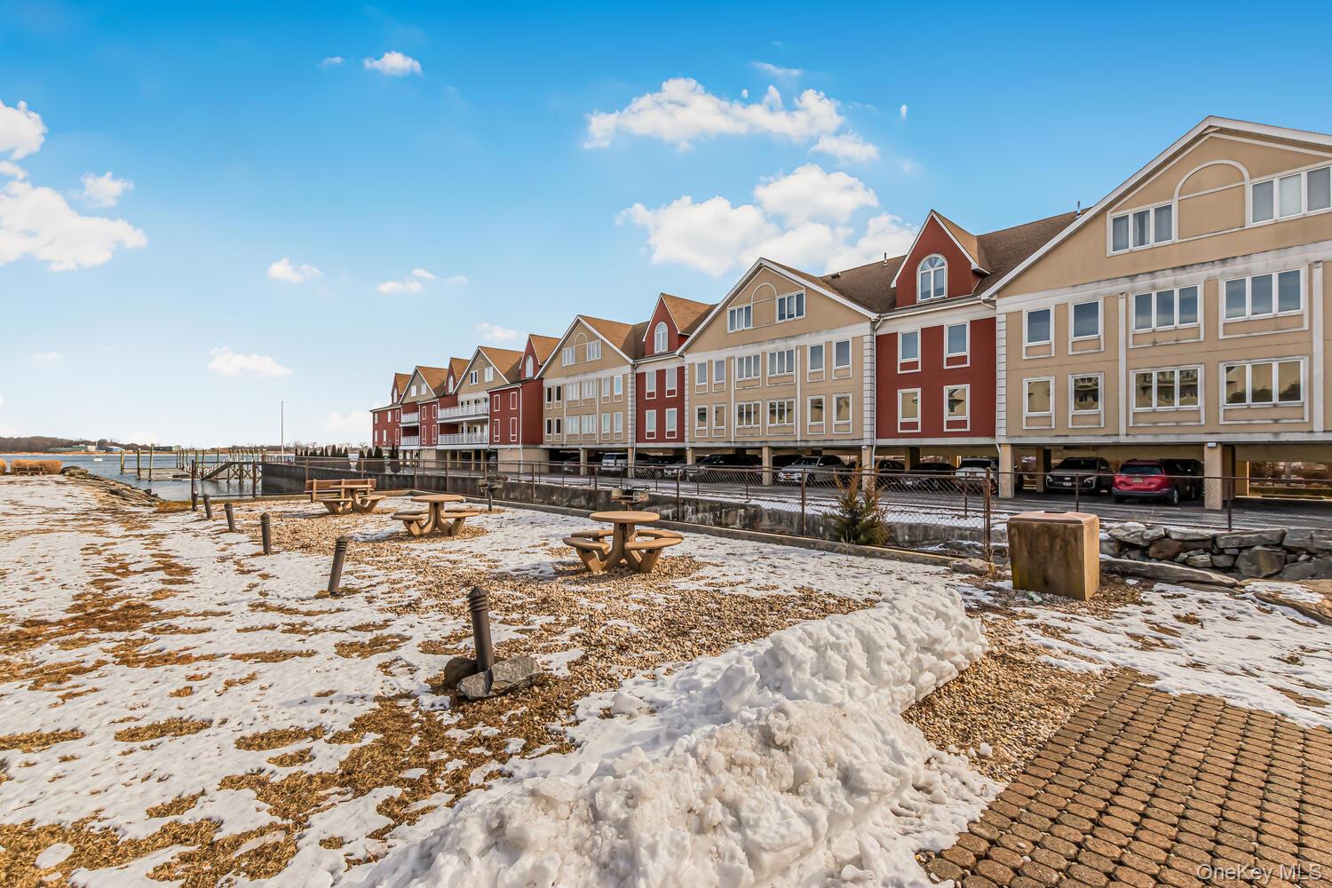 1490 Outlook Avenue, Unit 1D photo 18