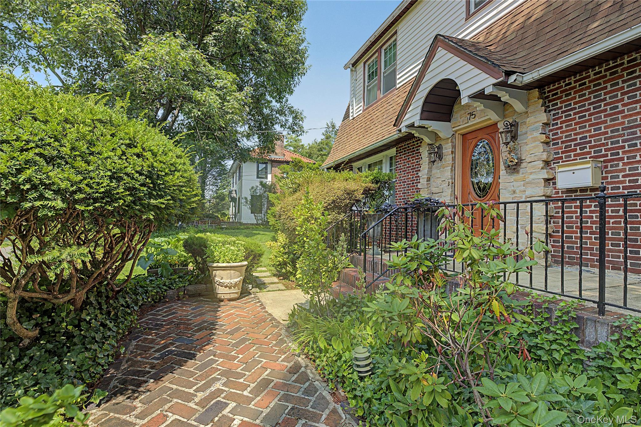 75 Sycamore Avenue – For Sale photo 2