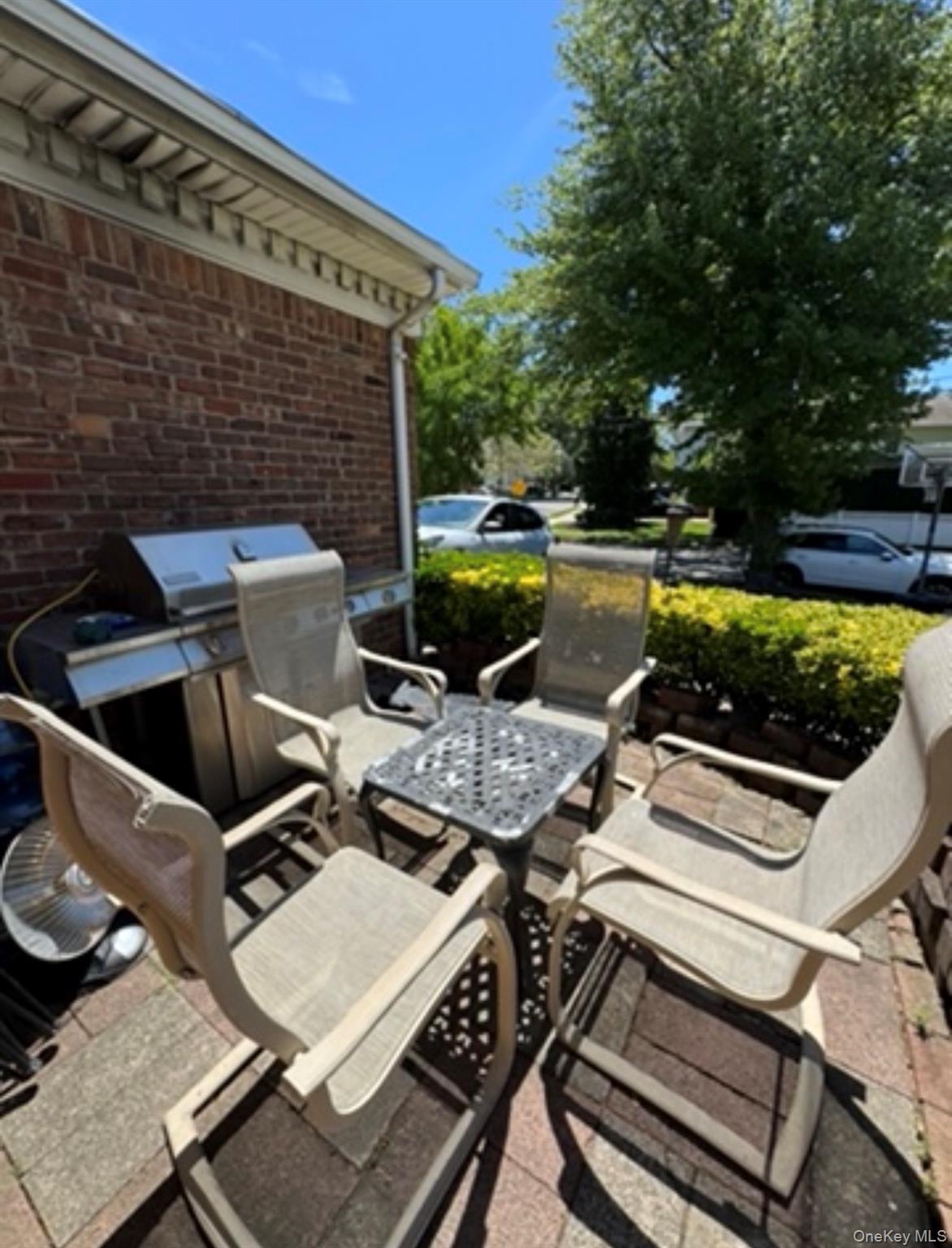 1498 Kew Avenue – For Rent photo 4