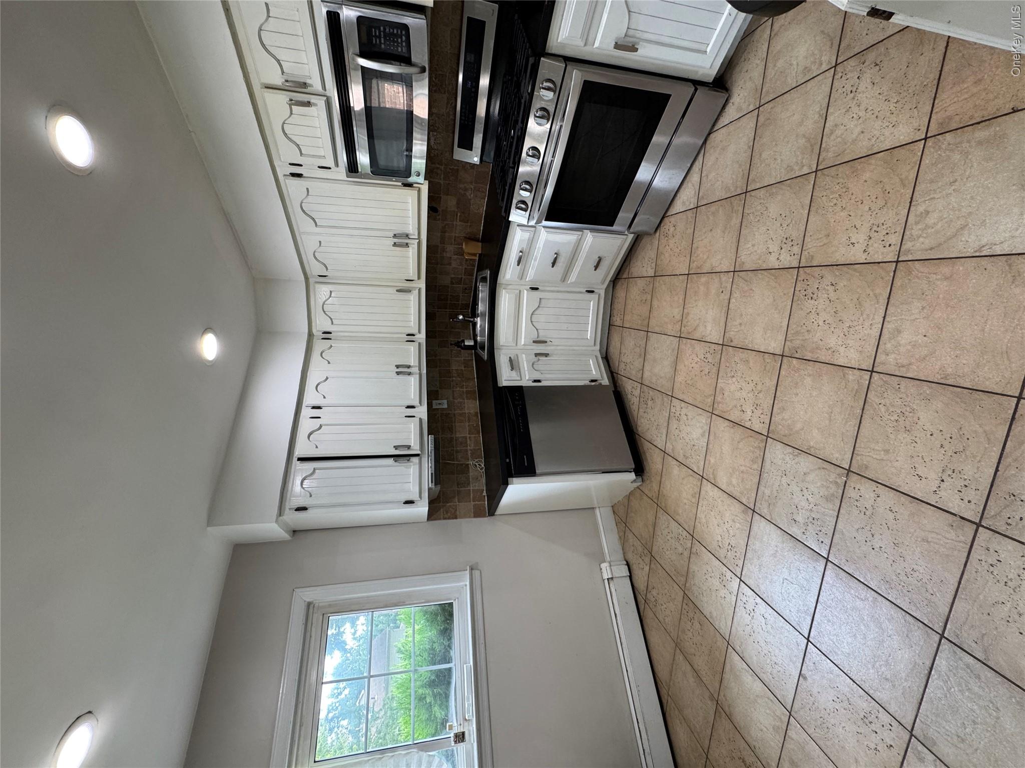 1498 Kew Avenue – For Rent photo 2