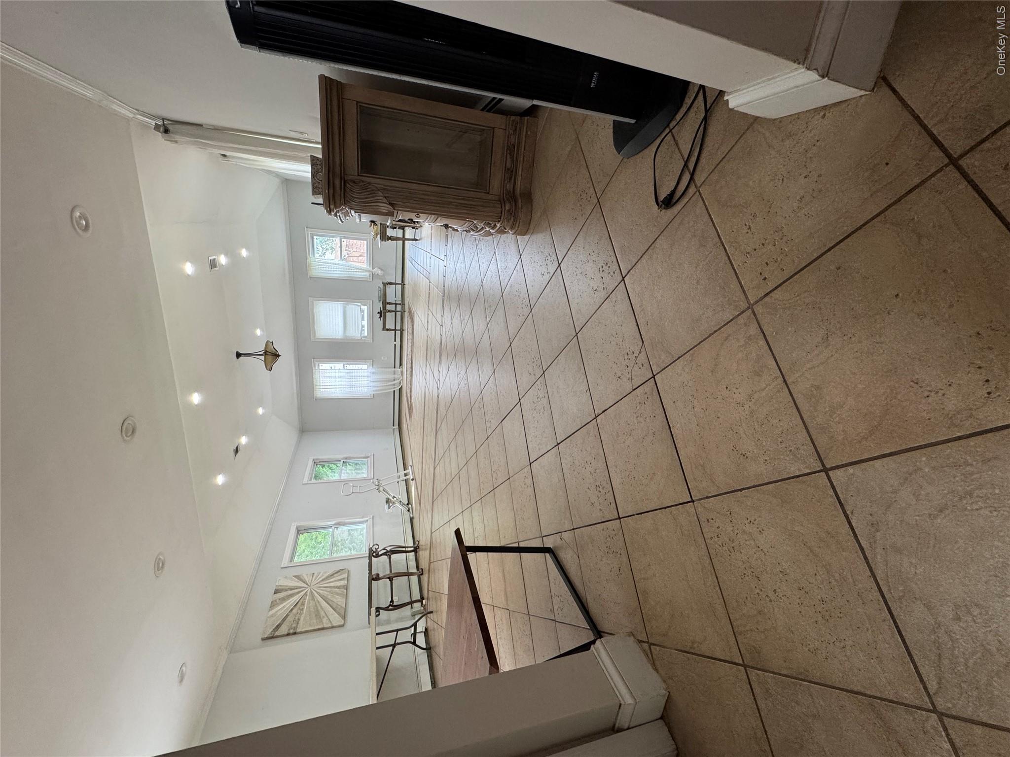 1498 Kew Avenue – For Rent photo 5
