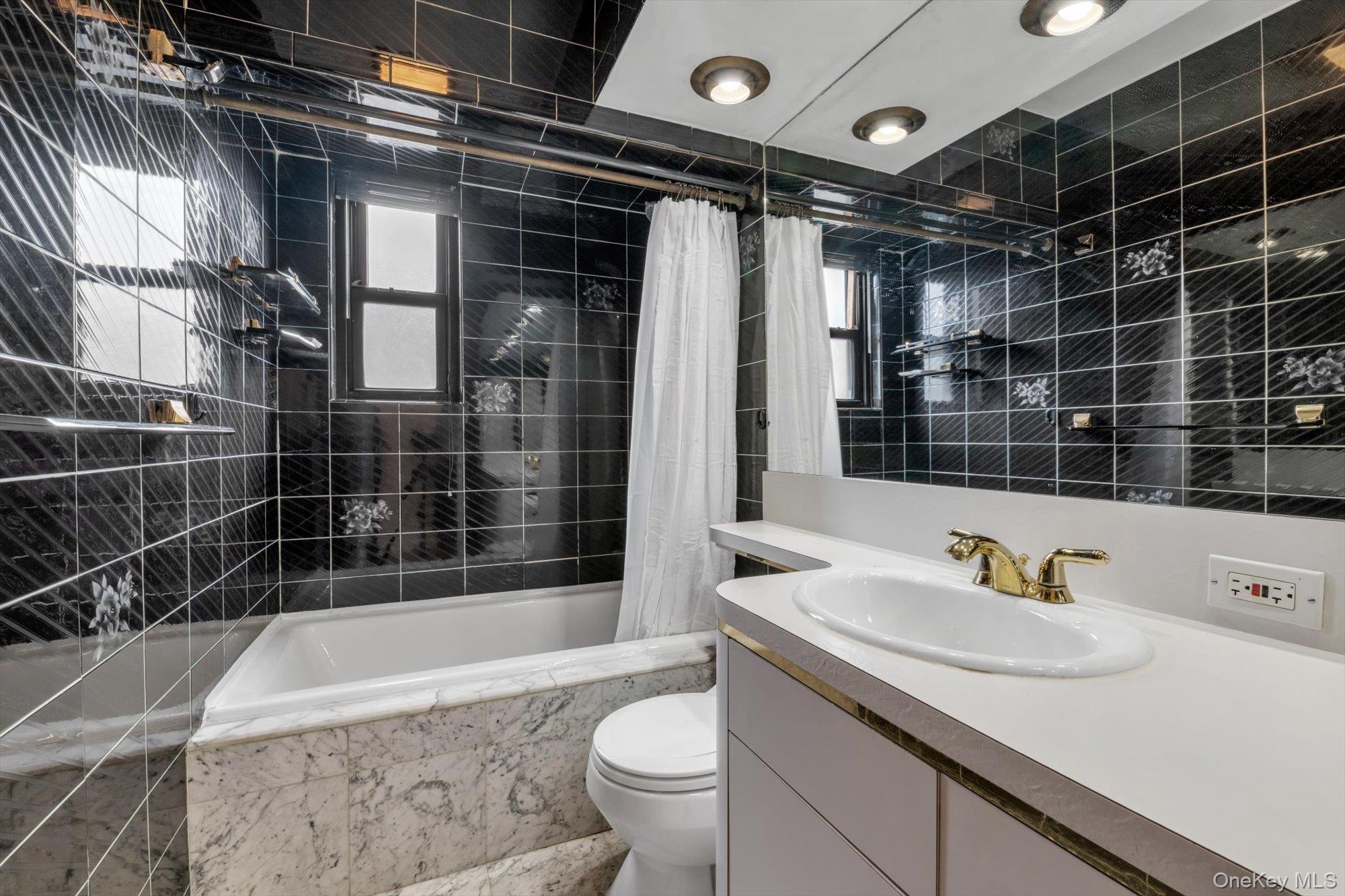 163-02 Willets Point Blvd., Unit #4-221 photo 11