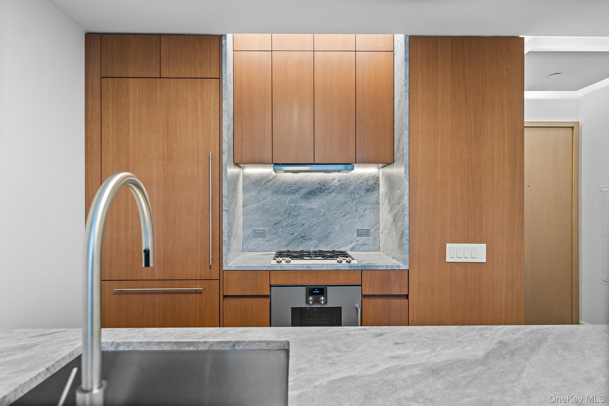 611 W 56th Street, Unit 6F photo 2