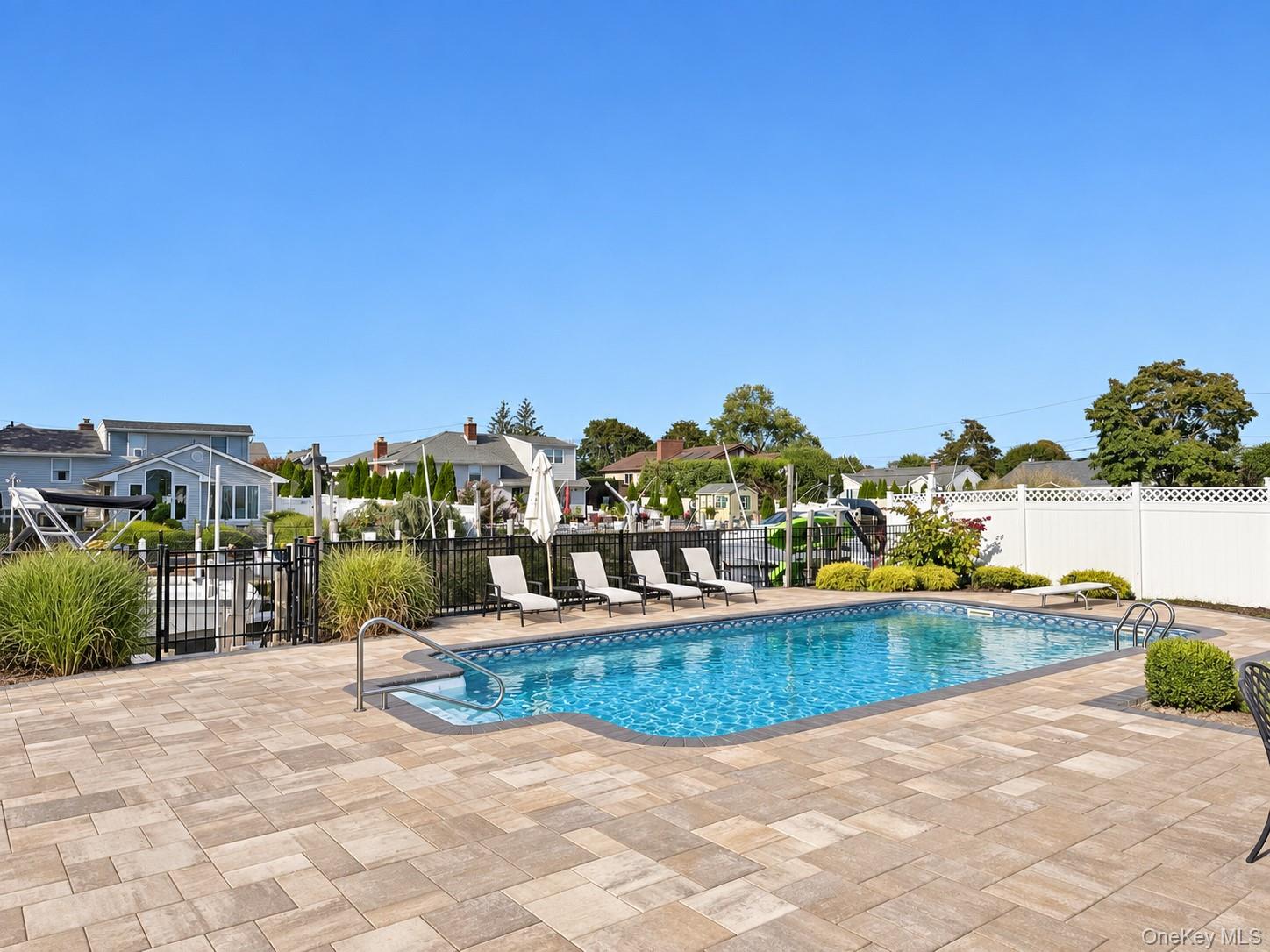 511 Devon Place – For Sale photo 2