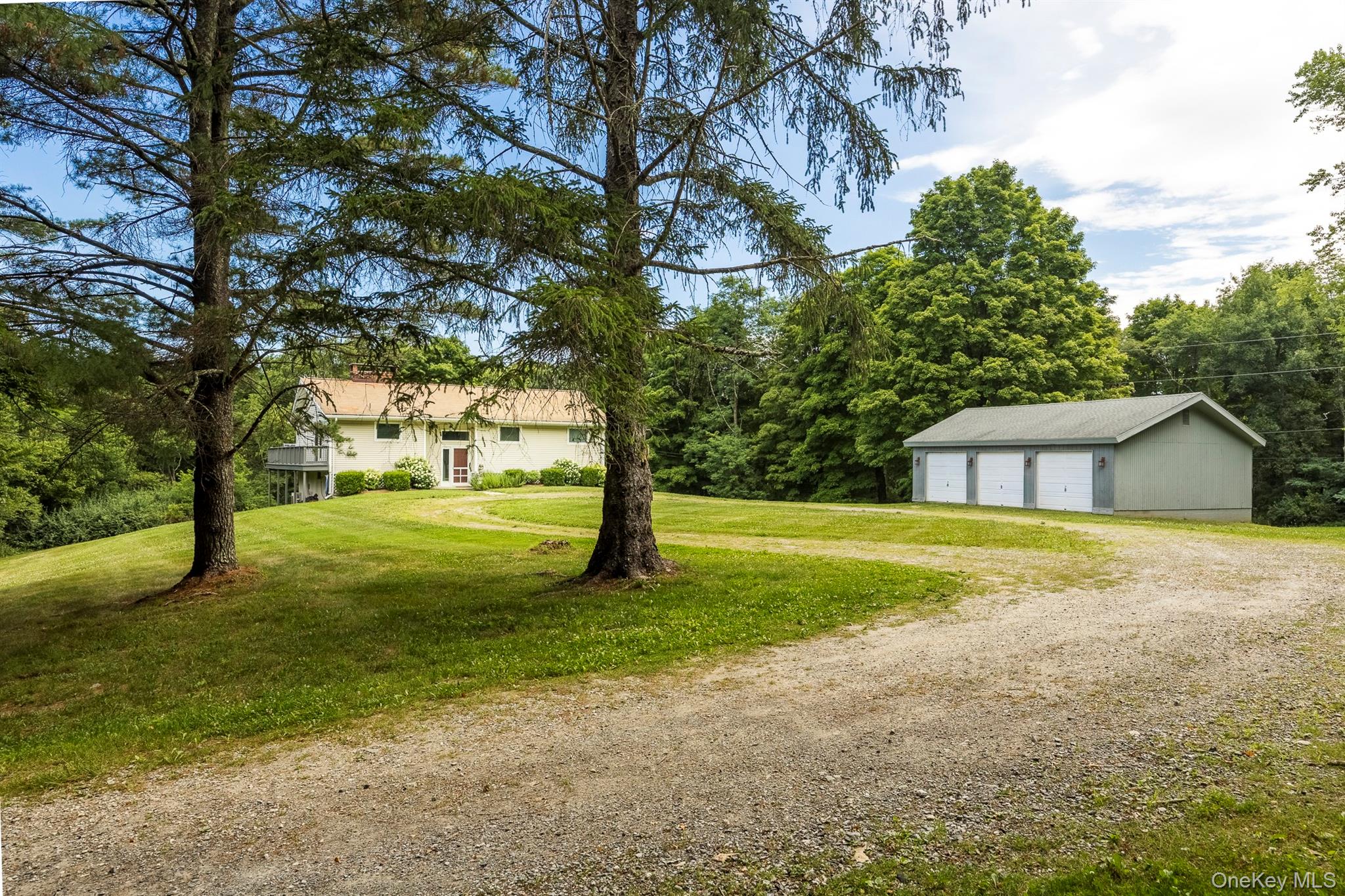 860 Hunns Lake – For Rent