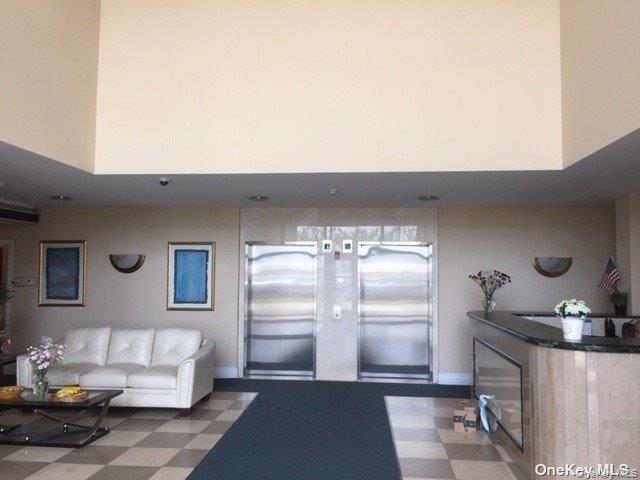 125 E Broadway, Unit 302 photo 3