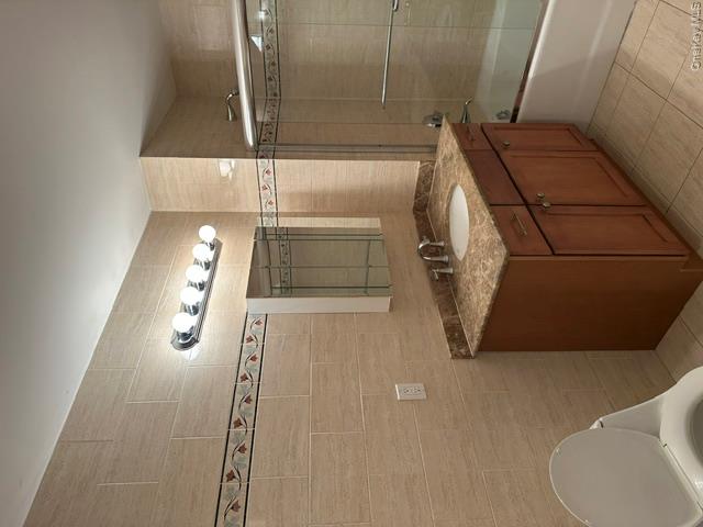 125 E Broadway, Unit 302 photo 35