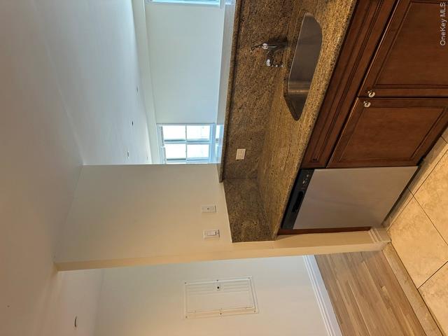 125 E Broadway, Unit 302 photo 40