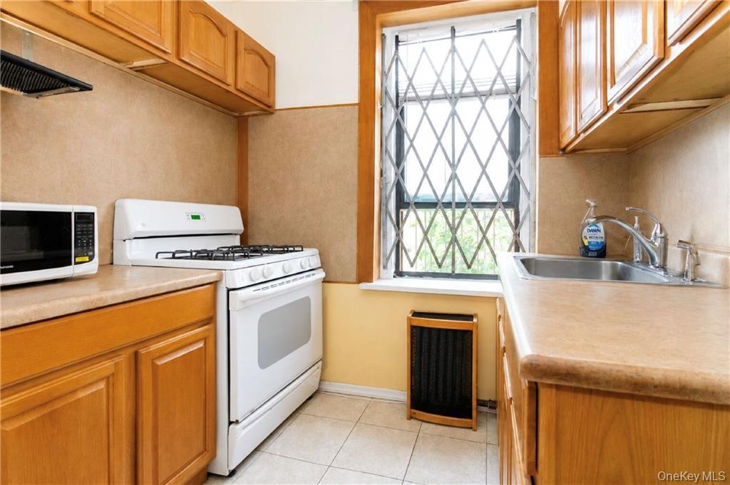 1289 E 19th Street, Unit D4 photo 9