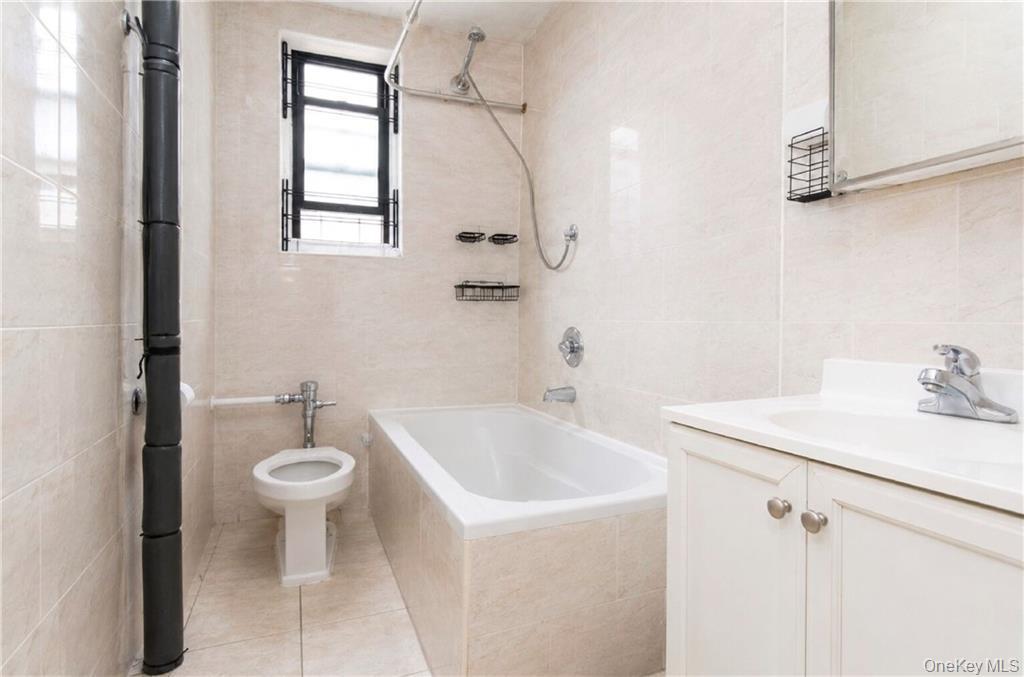 1289 E 19th Street, Unit D4 photo 12