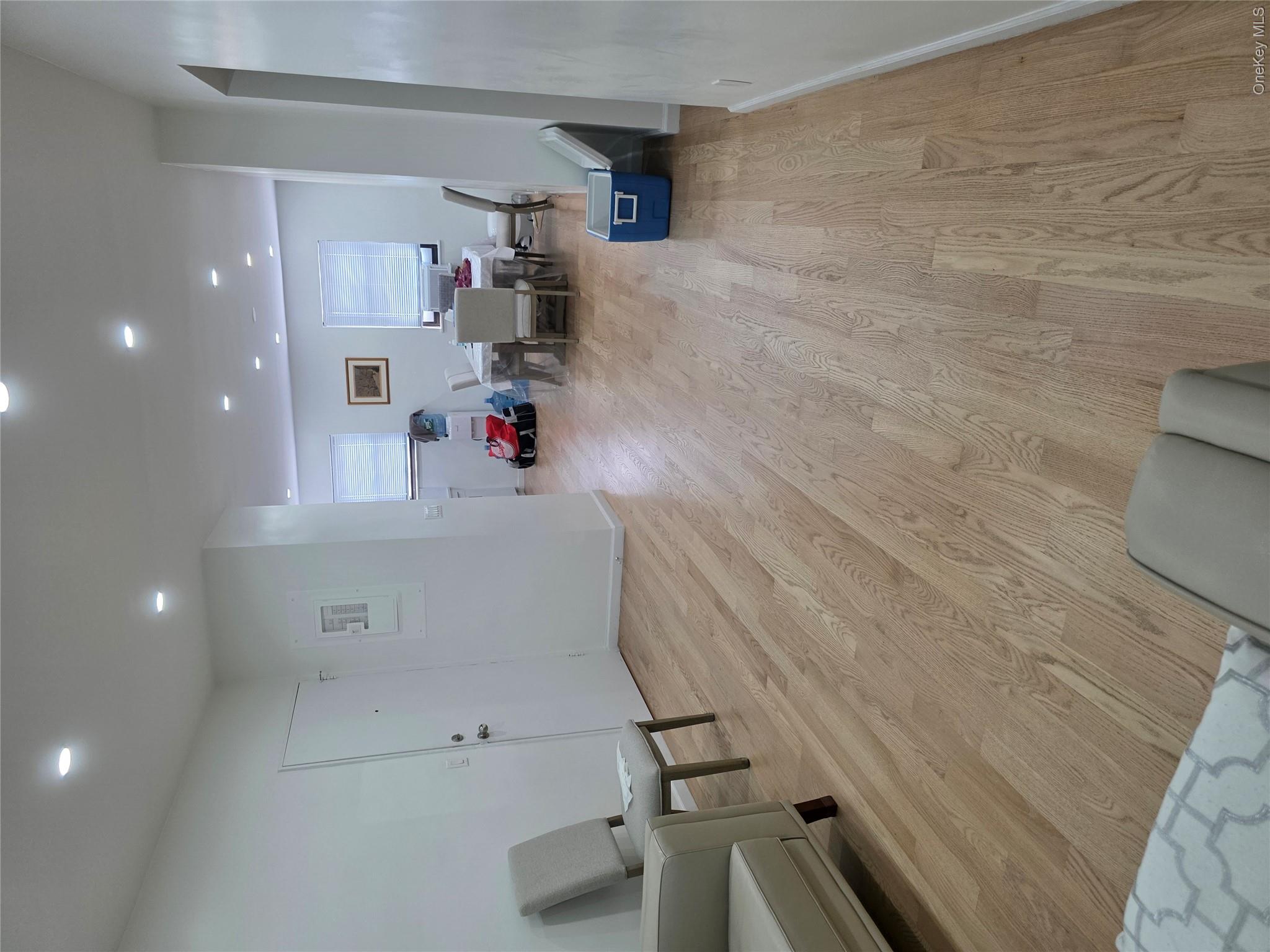 71-37 Vleigh Place, Unit 40B photo 3