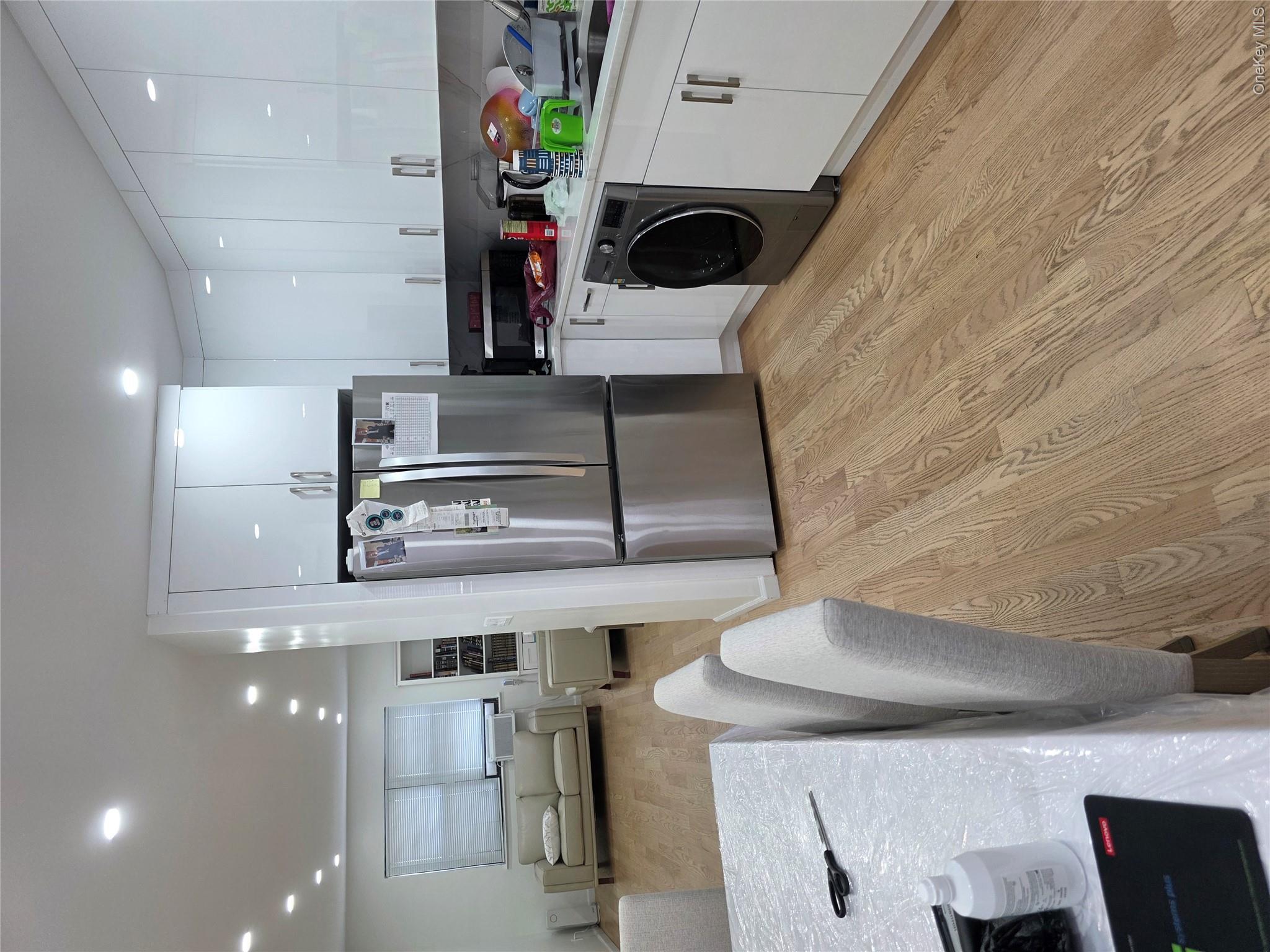 71-37 Vleigh Place, Unit 40B photo 2