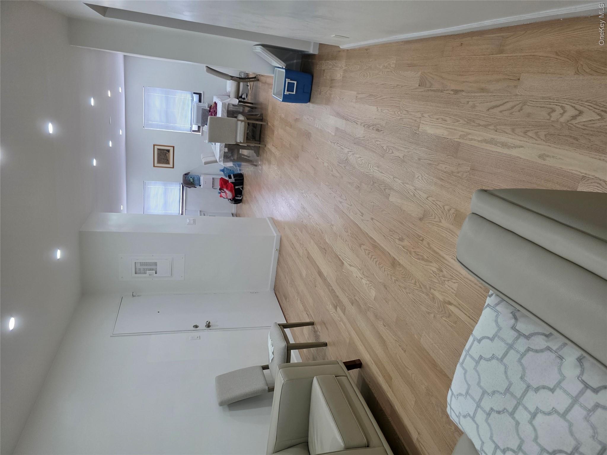 71-37 Vleigh Place, Unit 40B photo 9