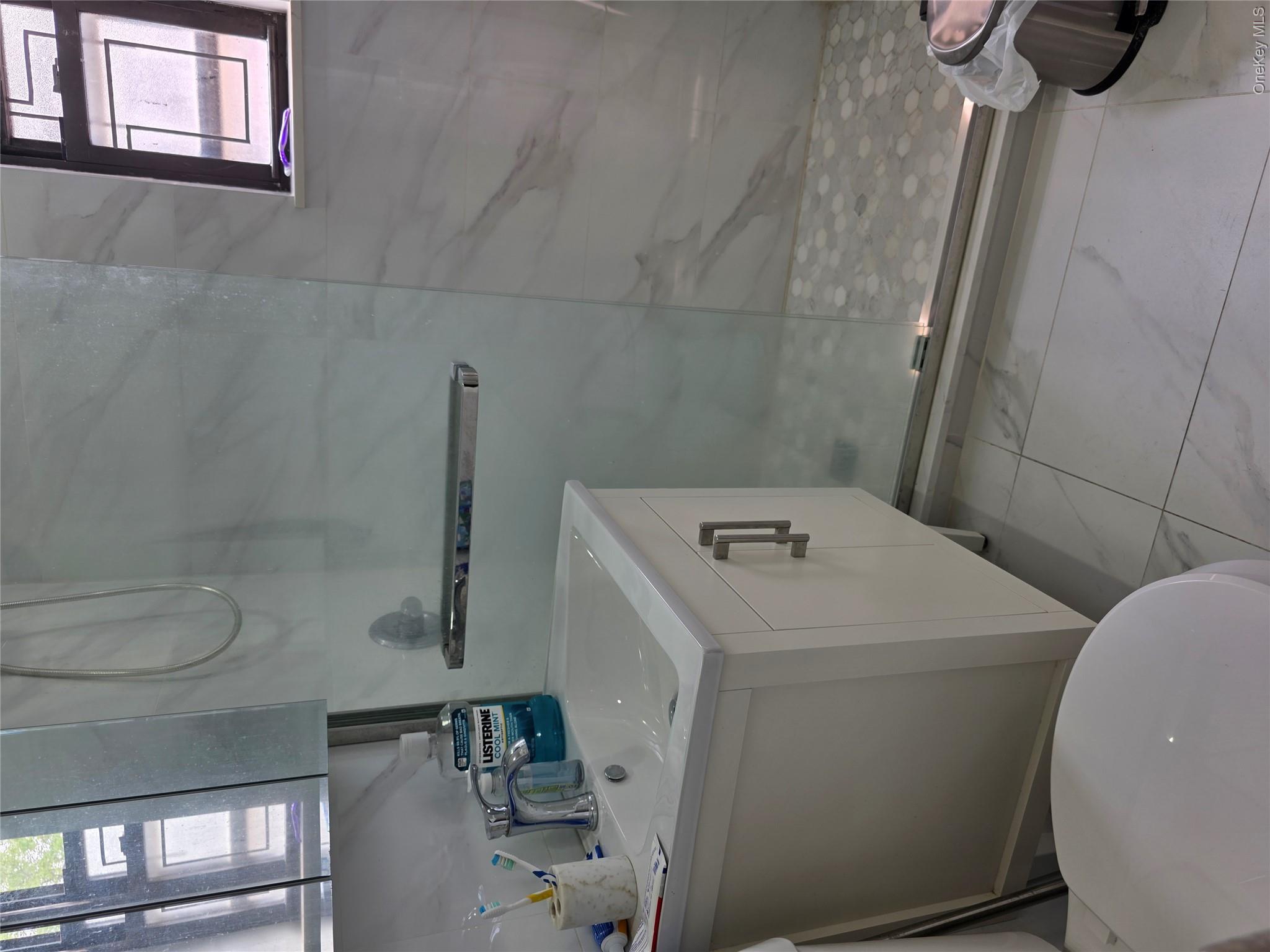 71-37 Vleigh Place, Unit 40B photo 5