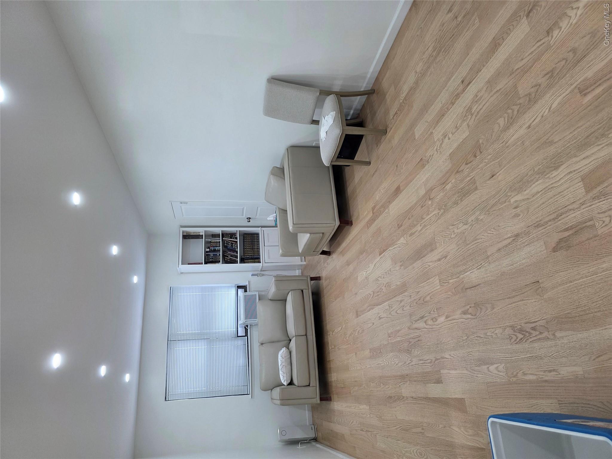 71-37 Vleigh Place, Unit 40B photo 8