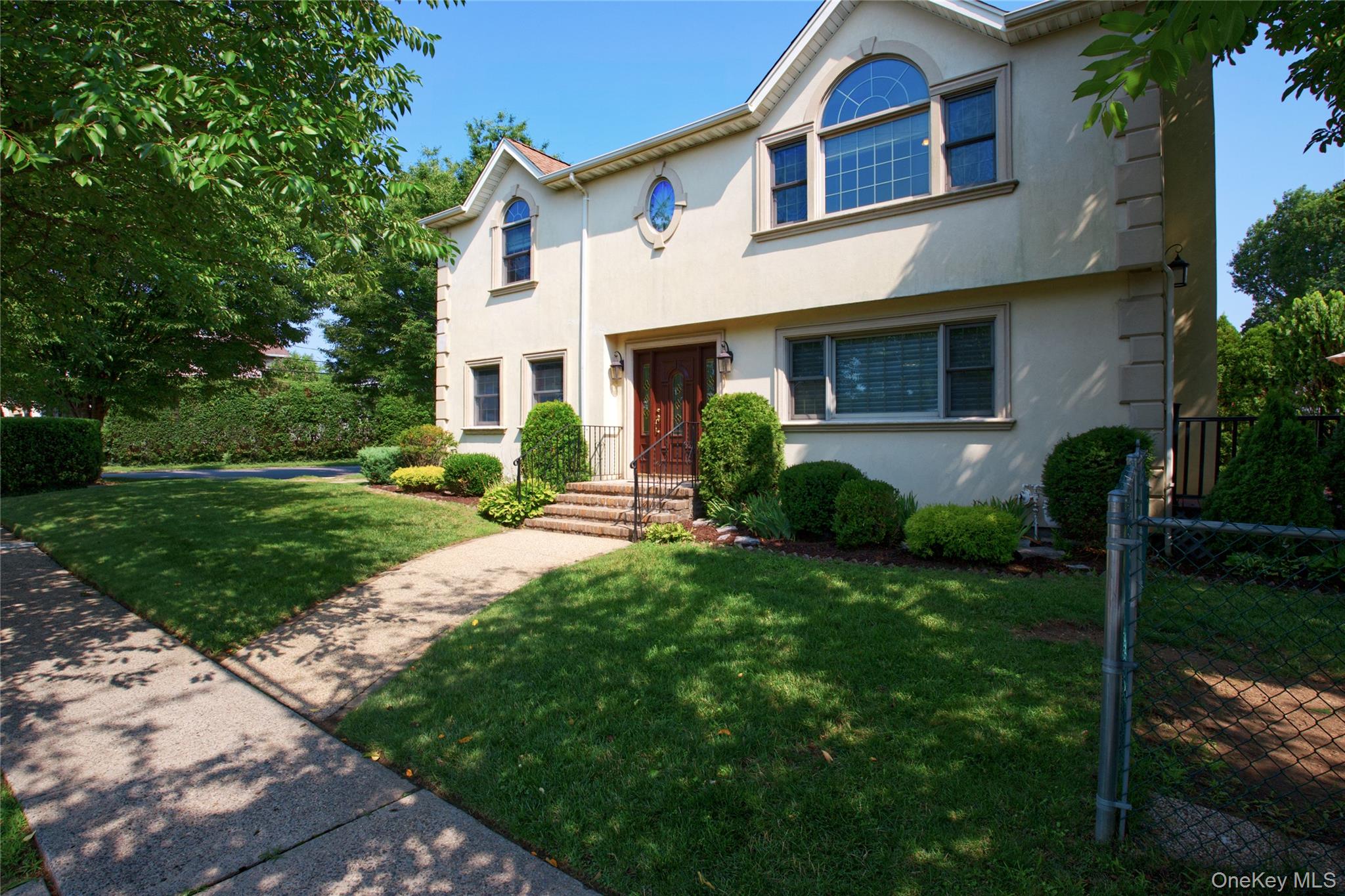 75 Maple Street – For Sale photo 2