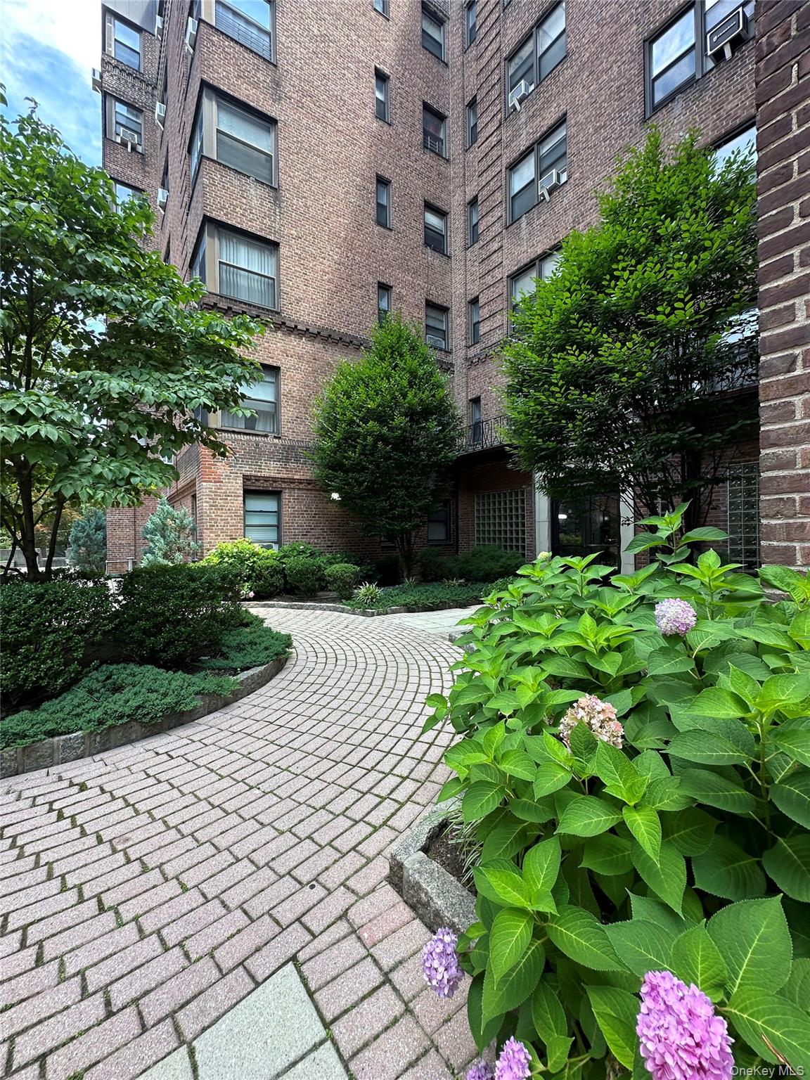 101 Ellwood Avenue, Unit 1E photo 14