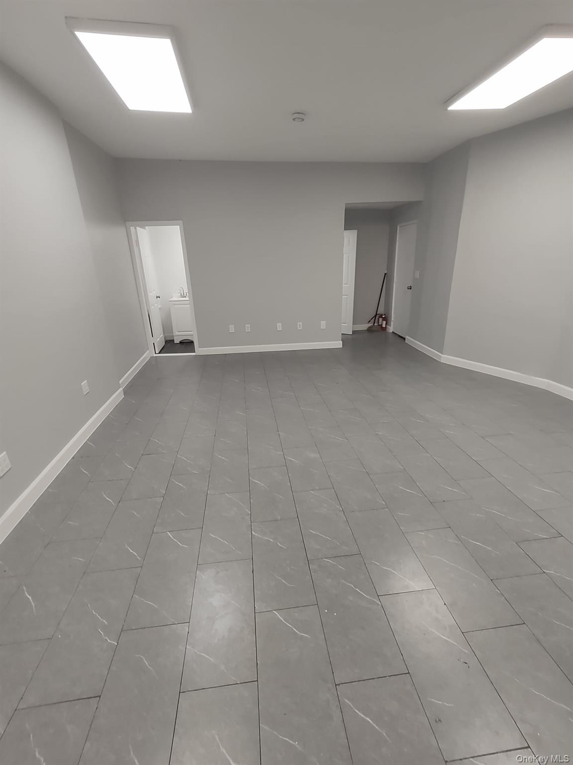 123 Elm Street – For Rent photo 13