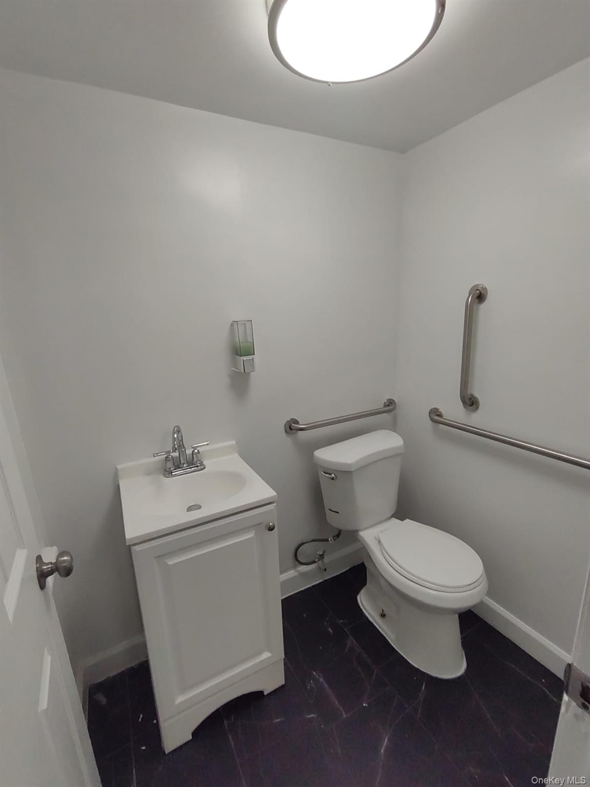 123 Elm Street – For Rent photo 14