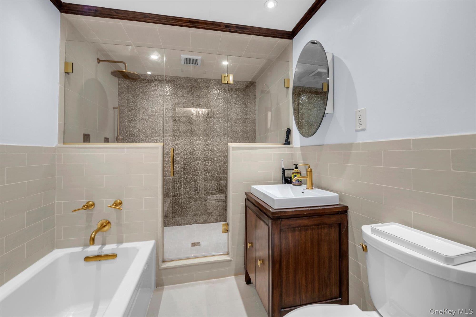 15 Parkwold Dr W – For Sale photo 14