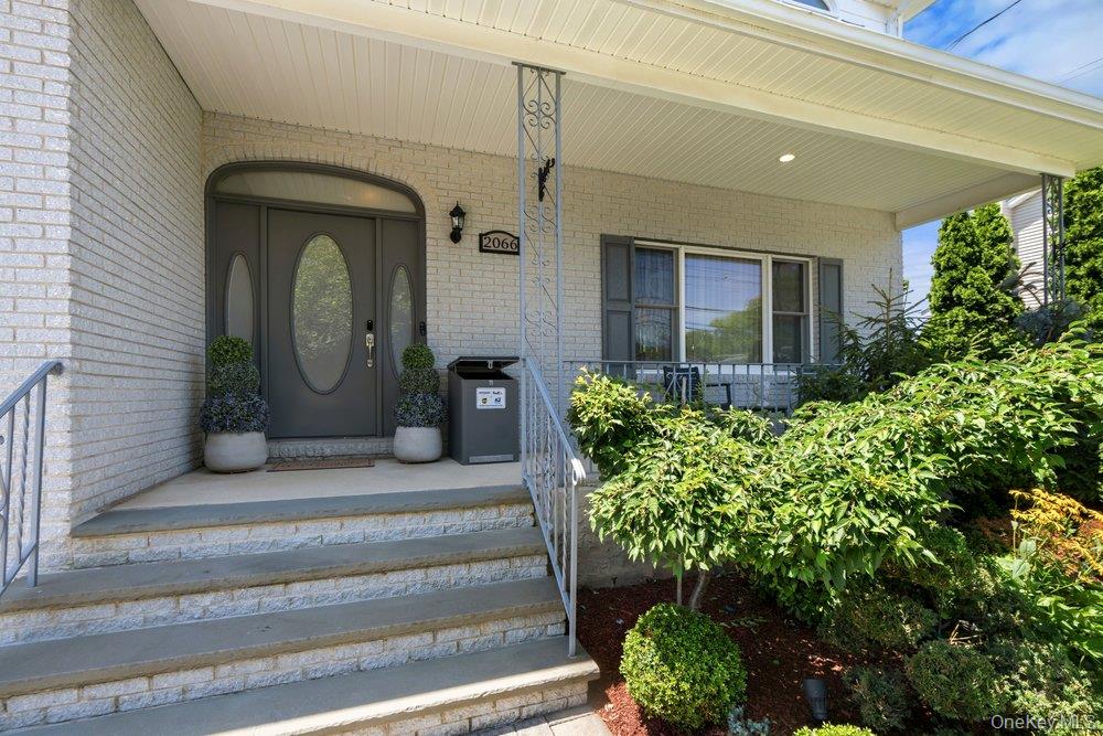 2066 Washington Avenue – For Sale photo 3