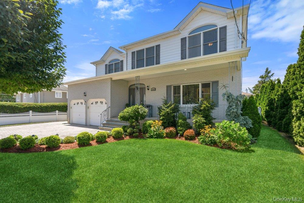 2066 Washington Avenue – For Sale