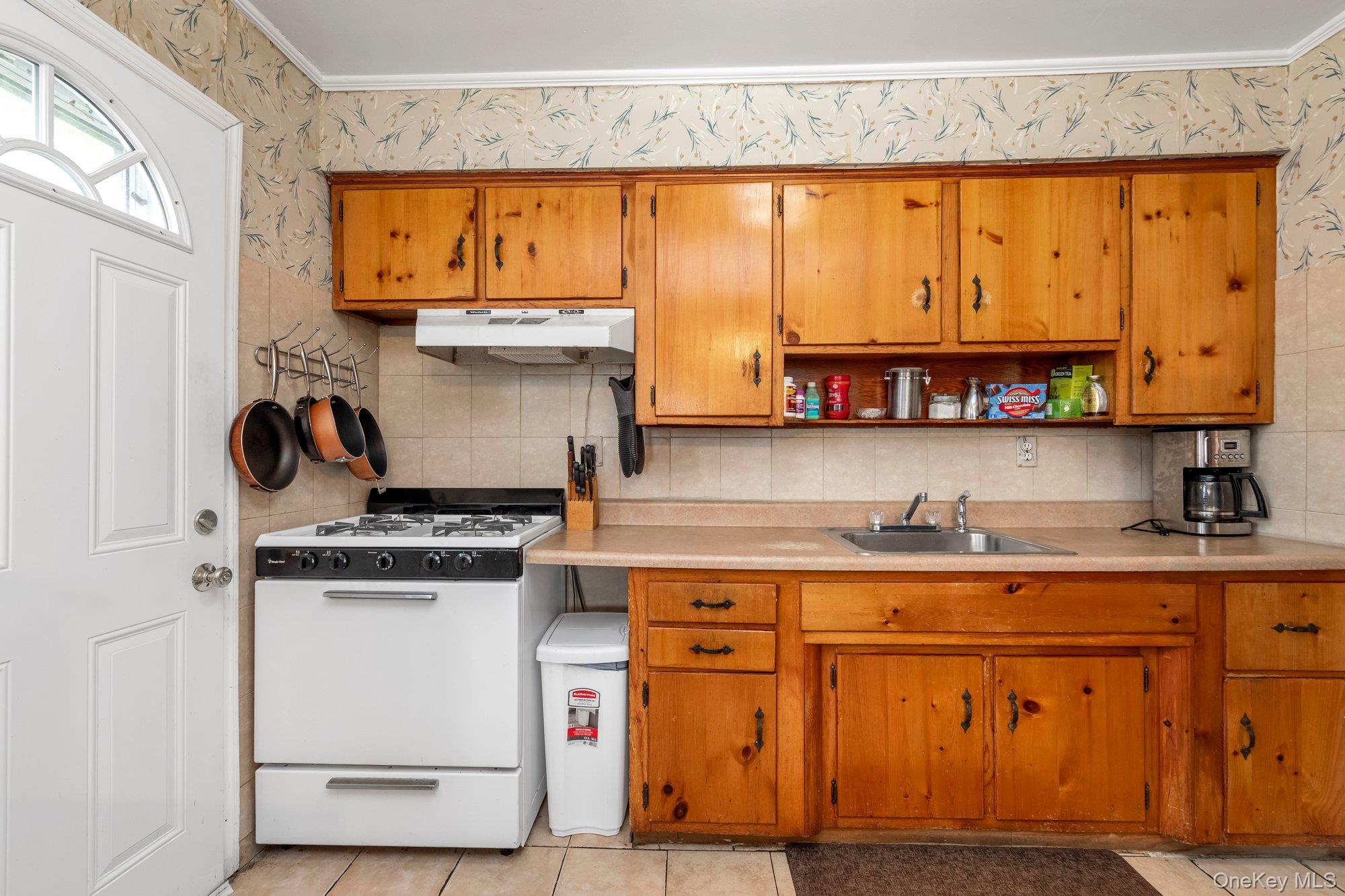 440 E Park Avenue – For Sale photo 6