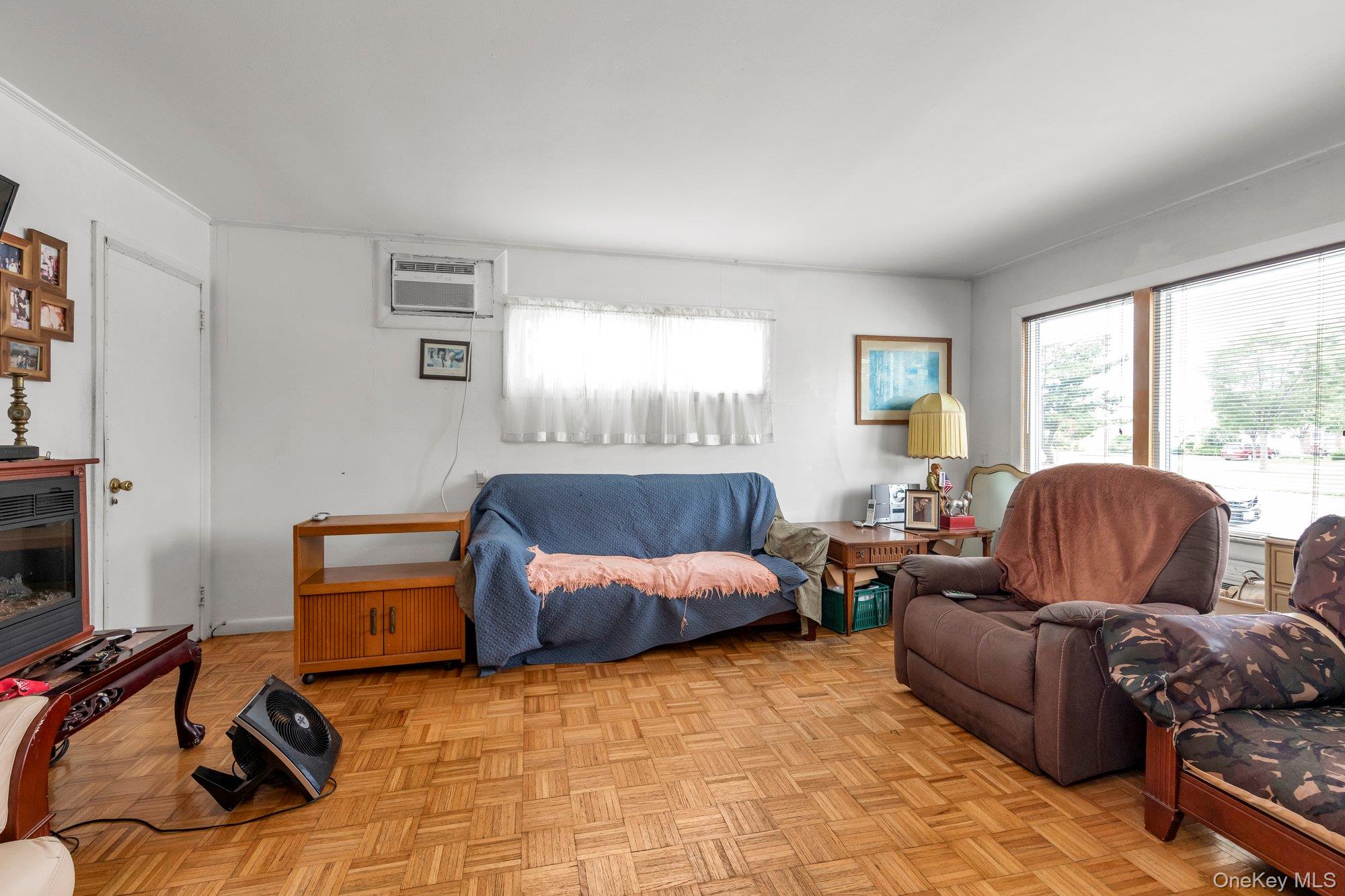 440 E Park Avenue – For Sale photo 9