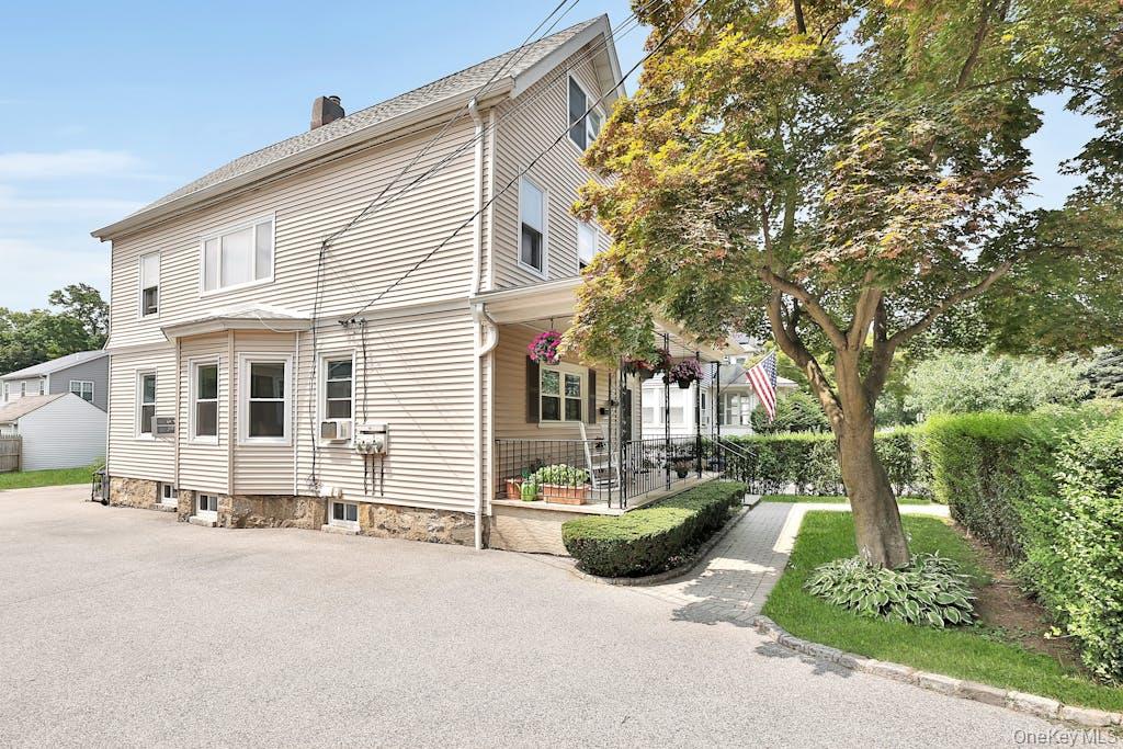 747 Pelhamdale Avenue, Unit 1 photo 18