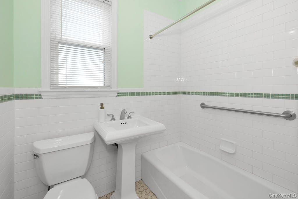 747 Pelhamdale Avenue, Unit 1 photo 14
