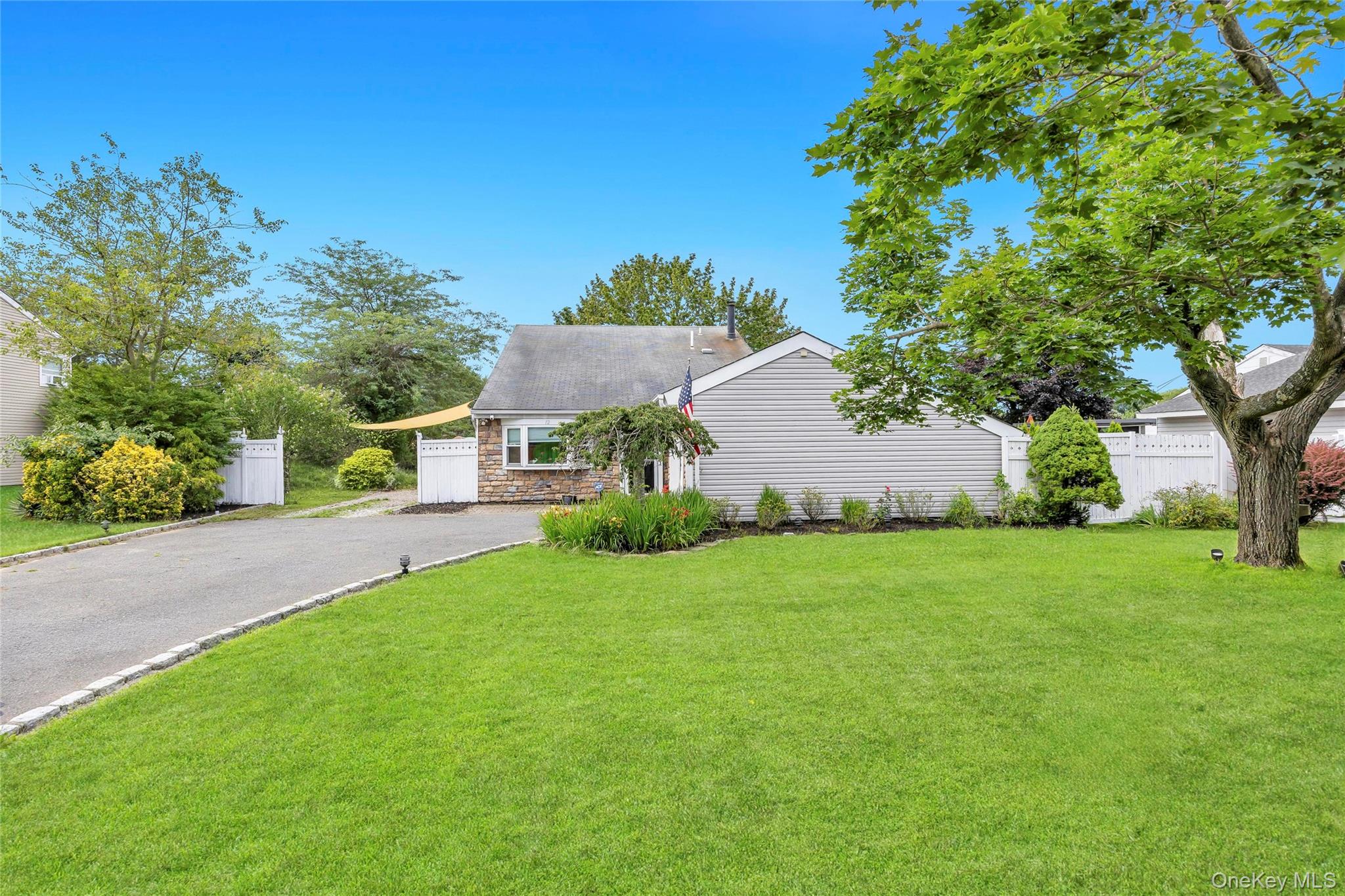 12 Handy Lane – For Sale photo 2