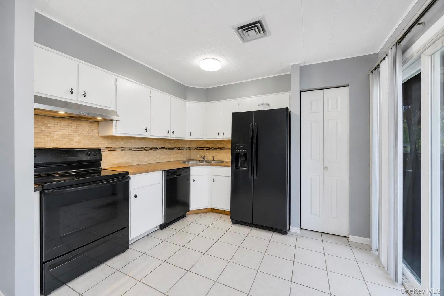 12 Handy Lane – For Sale photo 22