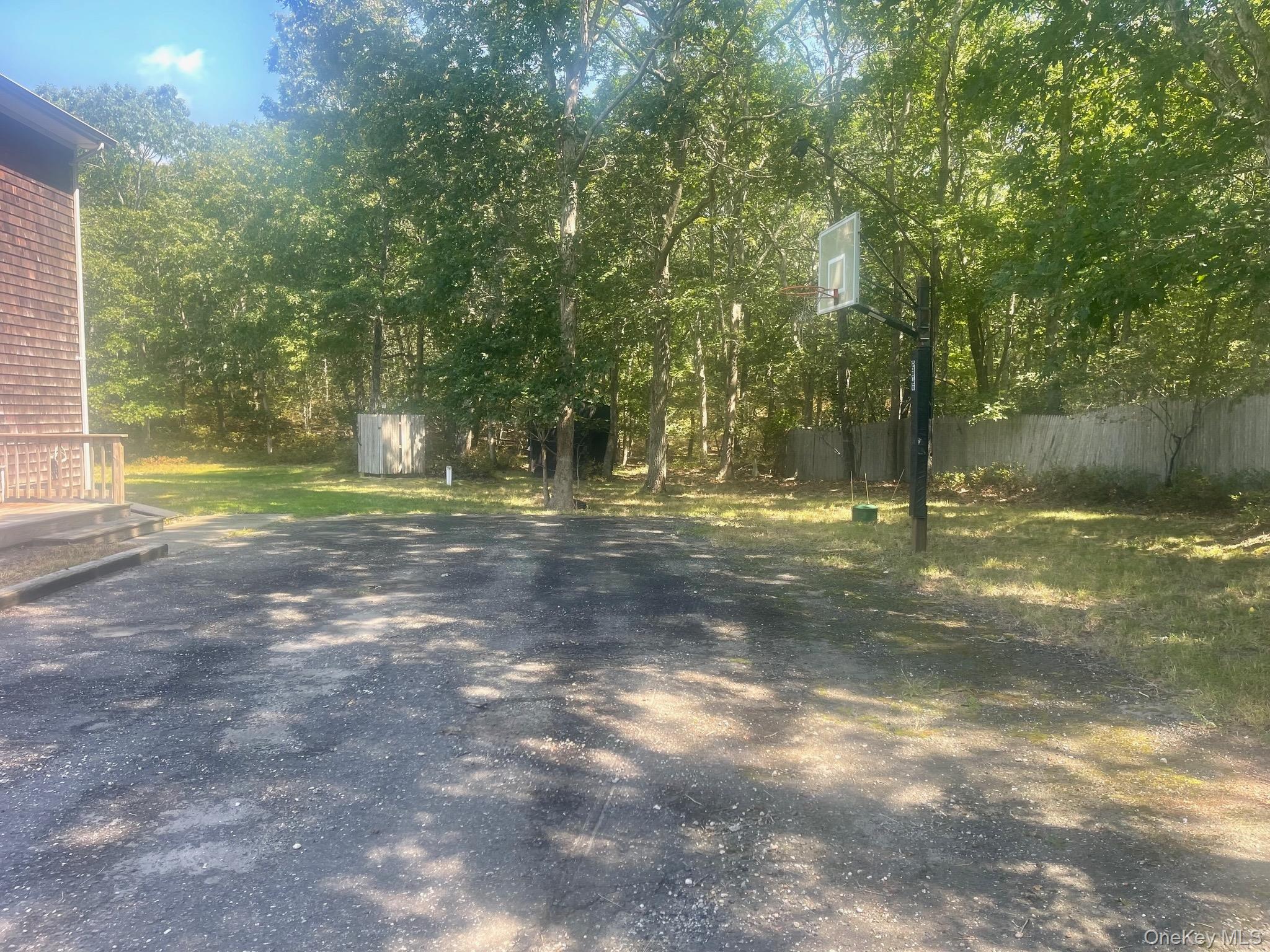 484 N Magee Street – For Rent photo 13