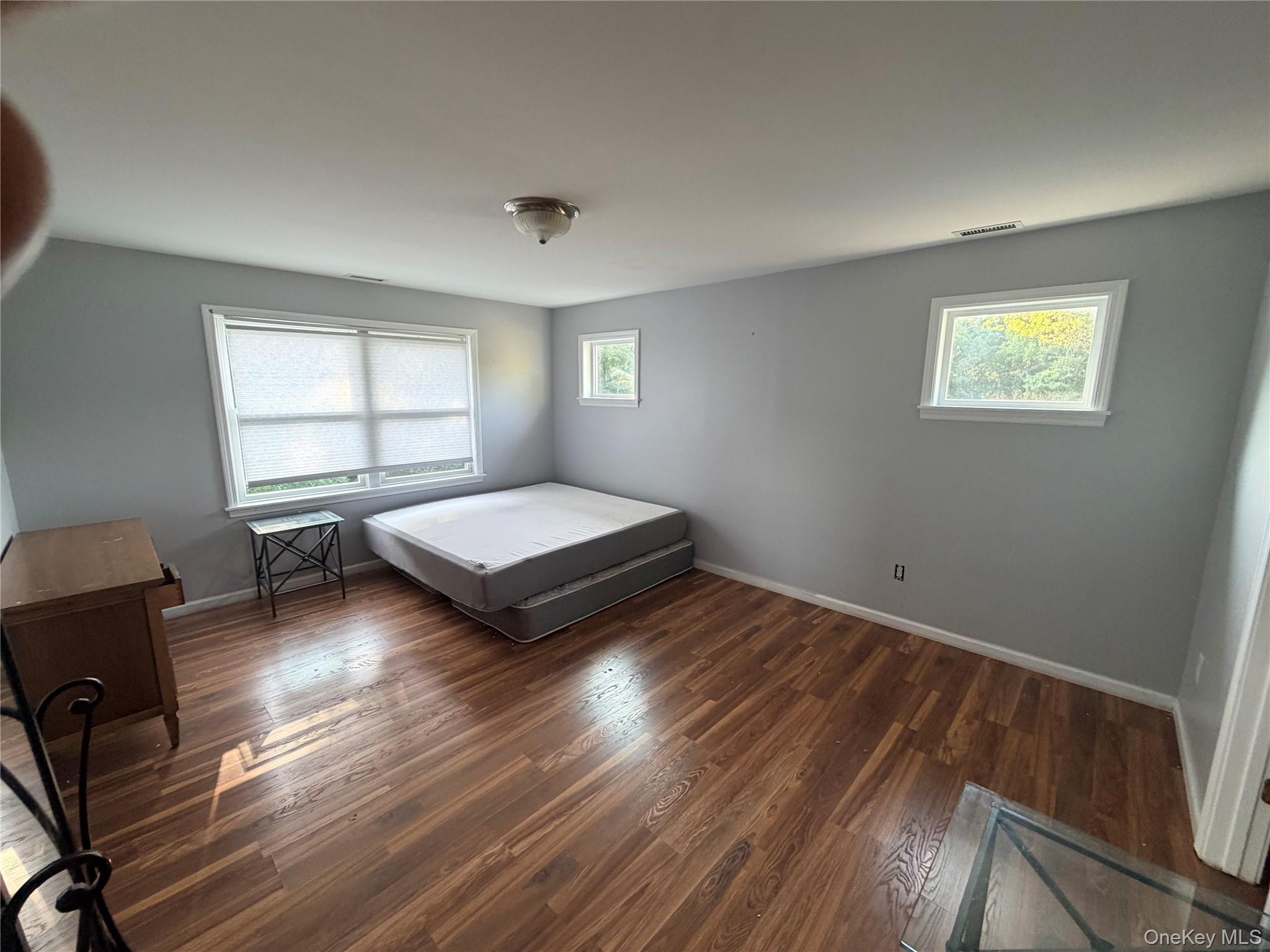 484 N Magee Street – For Rent photo 14