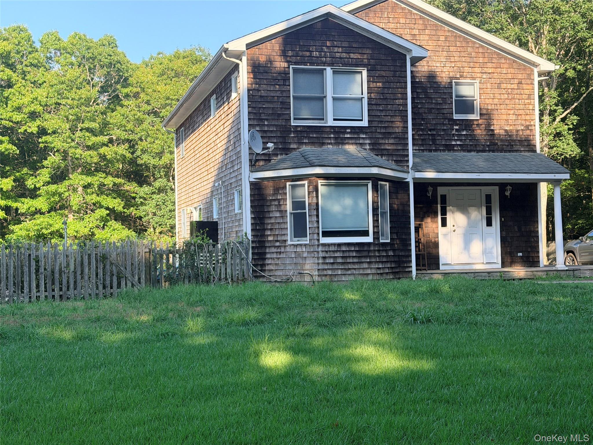 484 N Magee Street – For Rent
