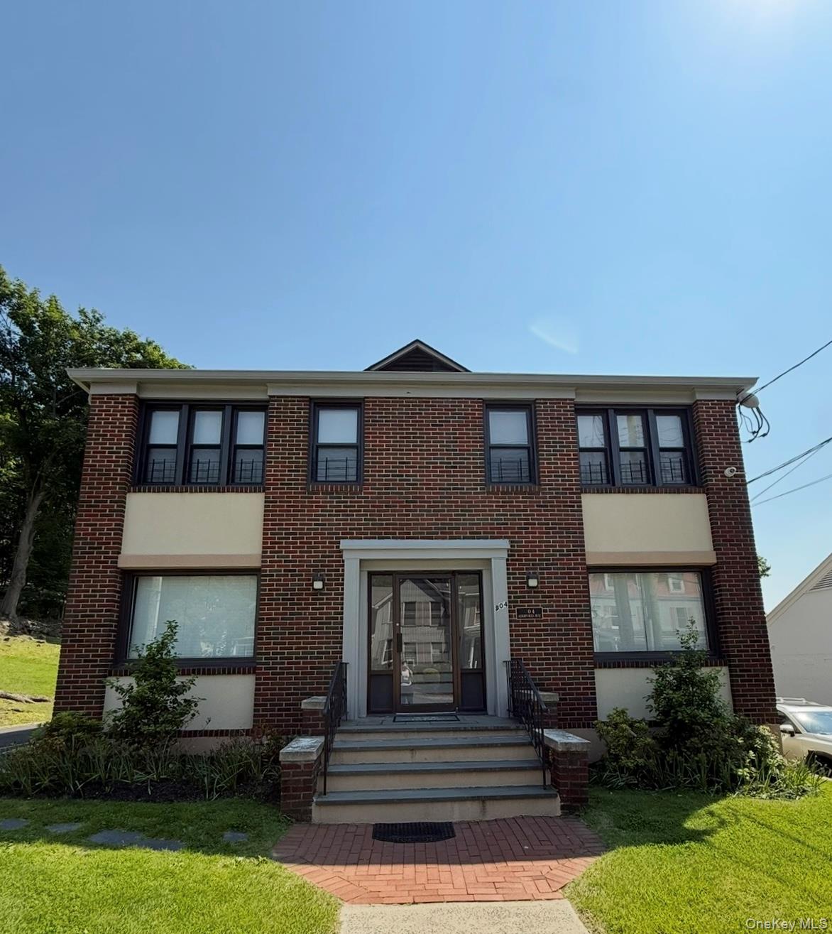 504 Ashford Avenue, Unit 2W
