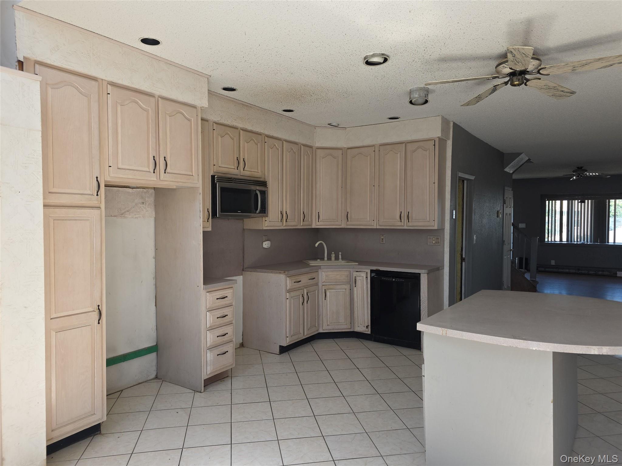 39 Kent Road – For Sale photo 3