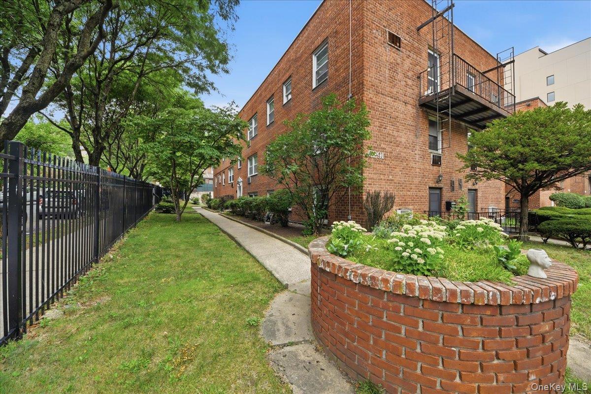 6291 Broadway, Unit A6 photo 4