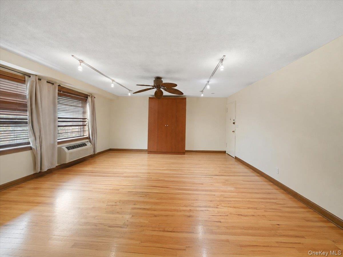 6291 Broadway, Unit A6 photo 11