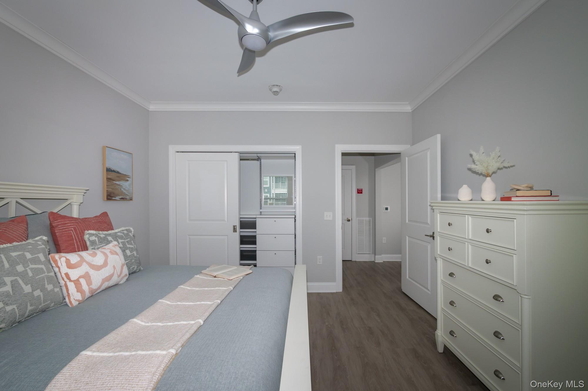 75 E Hoffman Avenue, Unit 4064 photo 14