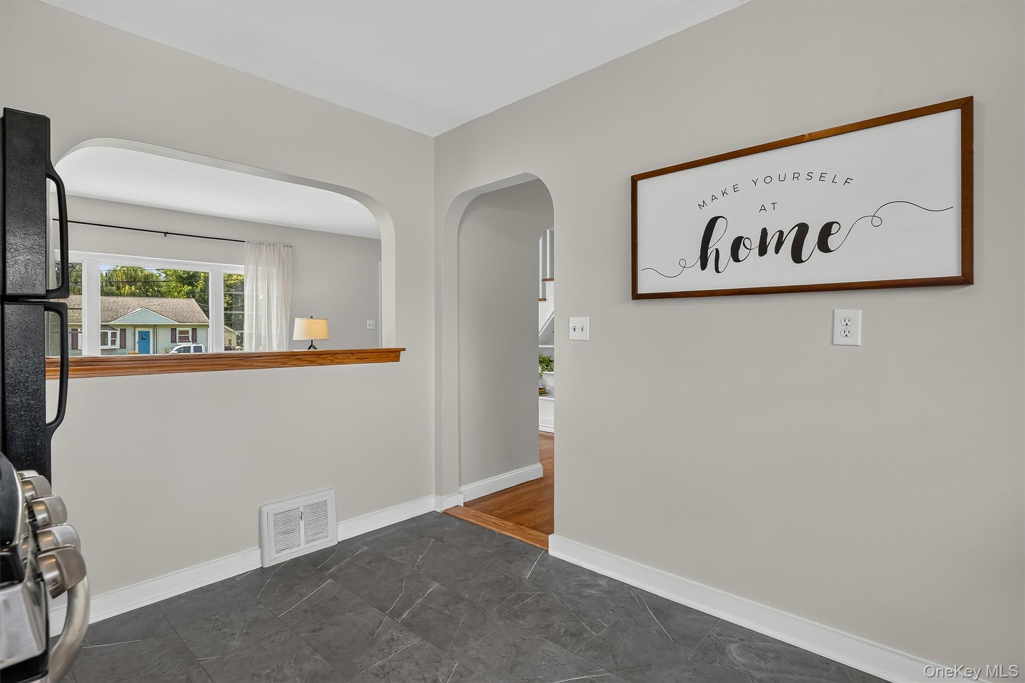 6 Broad Street – For Sale photo 8
